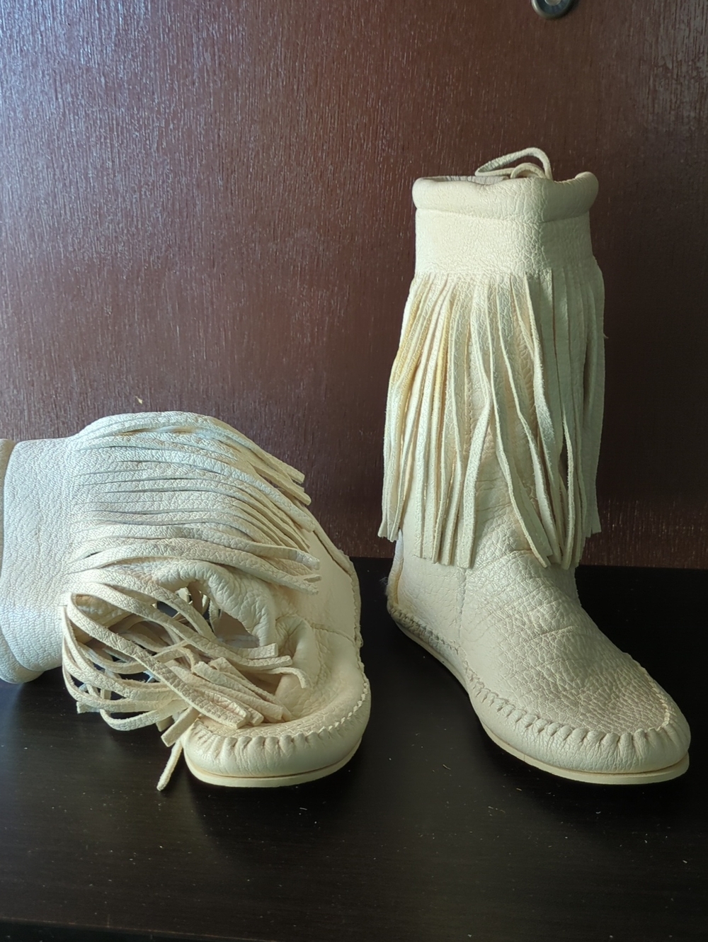 Native Taos Buckskin Wedding White Moccasins W/Fringe Est. Size 7 or 7-1/2 NWOT